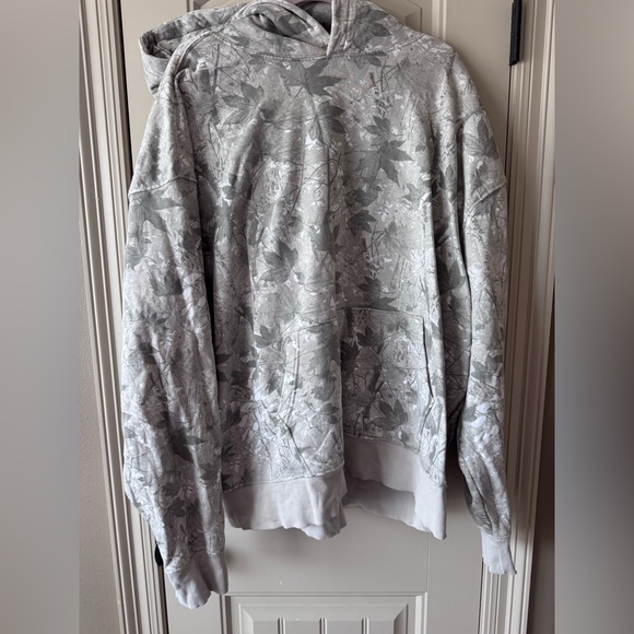 Old Navy Other - Old Navy Gray Leaf Pattern Men's Sweatshirt with Hood